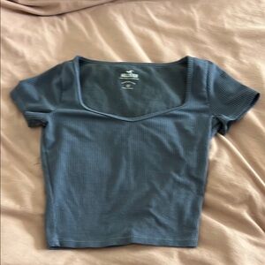 Hollister Ribbed Blue Crop Top-(v-neck)